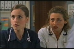 s12ep3kerriclaire1